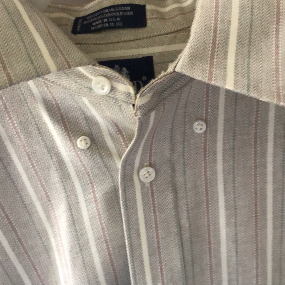 IIn excellent condition shirt - Picture 4 of 6